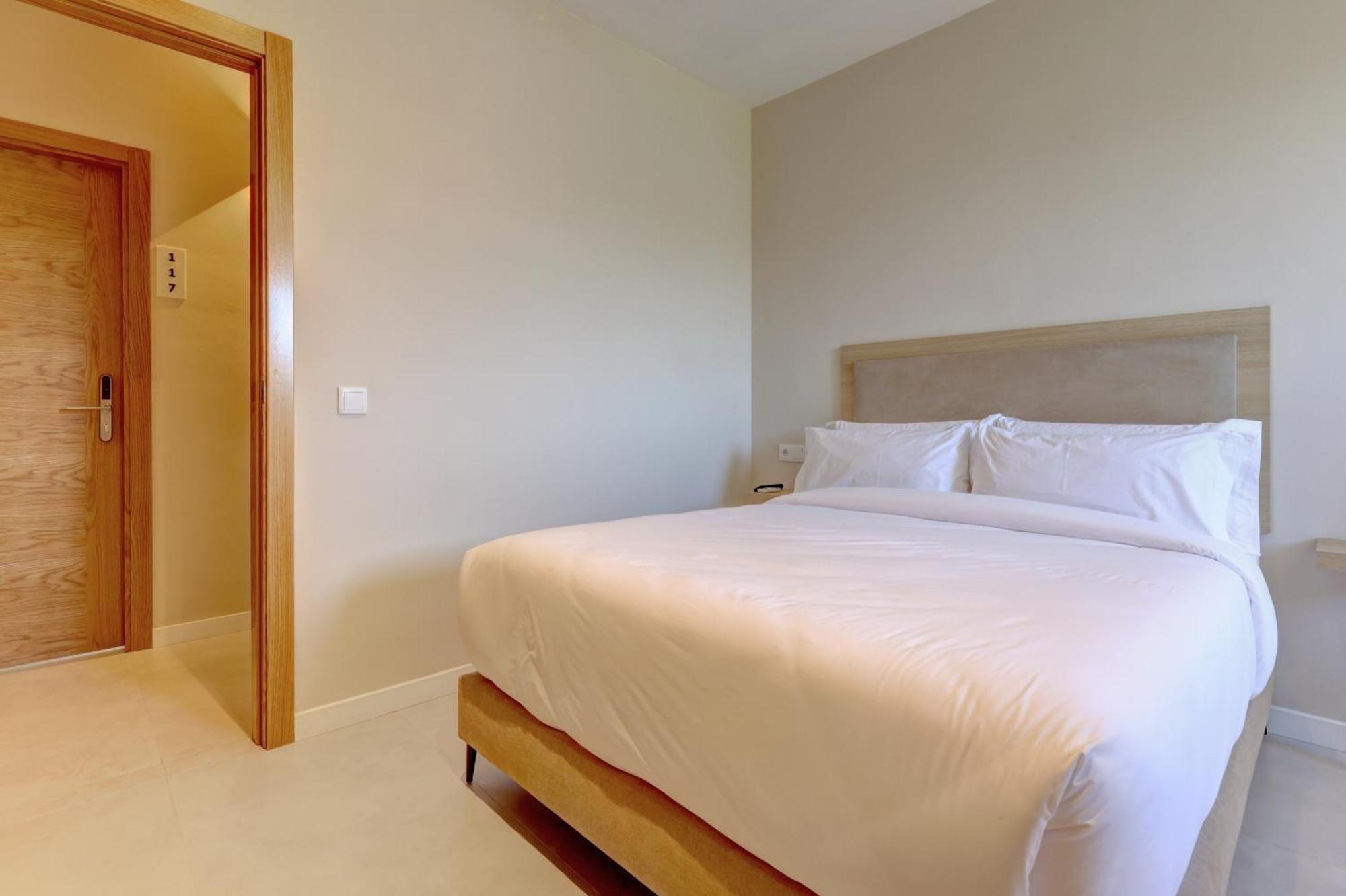 Hostal Puerta Almar Estepona Exterior foto